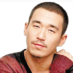 张默的现任老婆,揭开神秘面纱，探寻幸福生活点滴